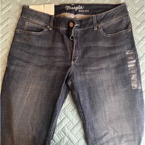 17/18 x 34 Women’s Wrangler Boot Cut Jeans